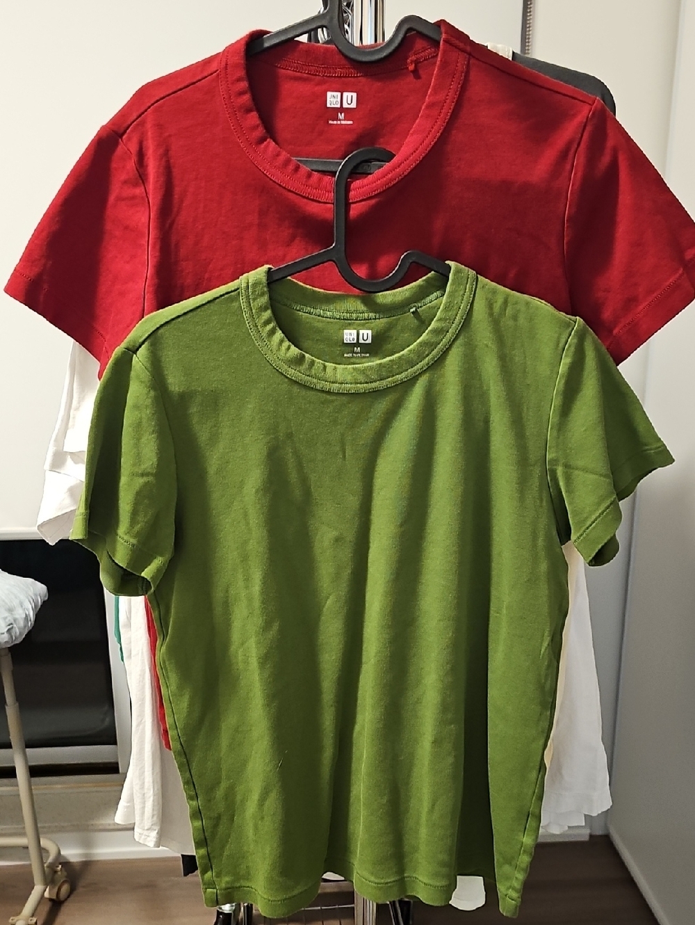 UNIQLO U Red & Green Short Sleeve Tees